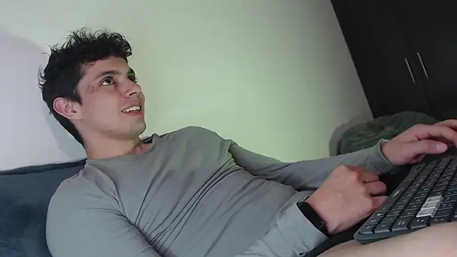 Snapshot of yourfavoriteboy__ chatting on September 23, 10:46 pm yourfavoriteboy online show from September 23, 10:46 pm