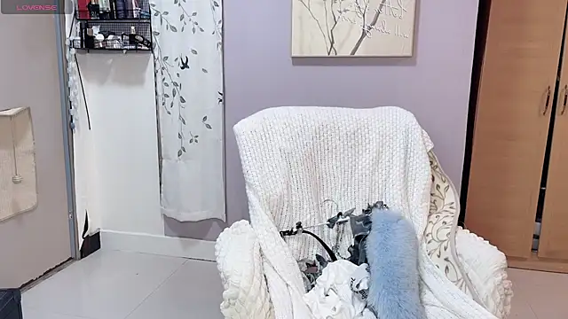 Y2Luvk online show from December 17, 9:43 pm