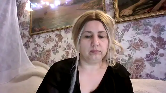 LustyyX online show from April 18, 4:11 pm