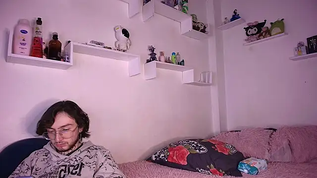 annyharriis online show from December 17, 9:21 pm