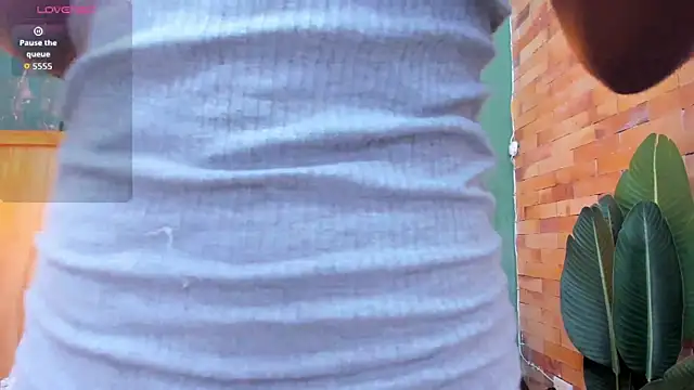 halleylorens online show from March 12, 7:20 pm