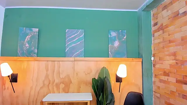 halleylorens online show from April 14, 5:08 pm