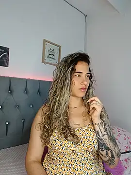 Snapshot of Miss-Melina chatting on September 14, 4:22 am Miss-Melina online show from September 14, 4:22 am