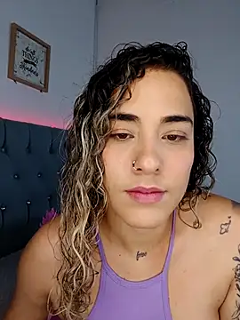 Snapshot of Miss-Melina chatting on September 24, 10:35 pm Miss-Melina online show from September 24, 10:35 pm