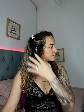 Snapshot of Miss-Melina chatting on October 26, 9:31 pm Miss-Melina online show from October 26, 9:31 pm