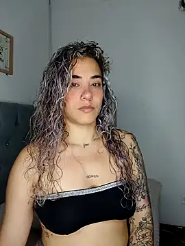 Snapshot of Miss-Melina chatting on November 15, 1:36 am Miss-Melina online show from November 15, 1:36 am