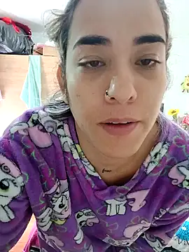 Snapshot of Miss-Melina chatting on December 3, 3:32 pm Miss-Melina online show from December 3, 3:32 pm