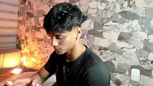 ZYZZ1312 online show from March 11, 5:46 am