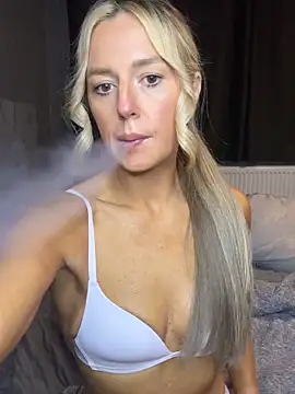 Snapshot of sammie-99 chatting on September 17, 7:48 pm sammie-99 online show from September 17, 7:48 pm