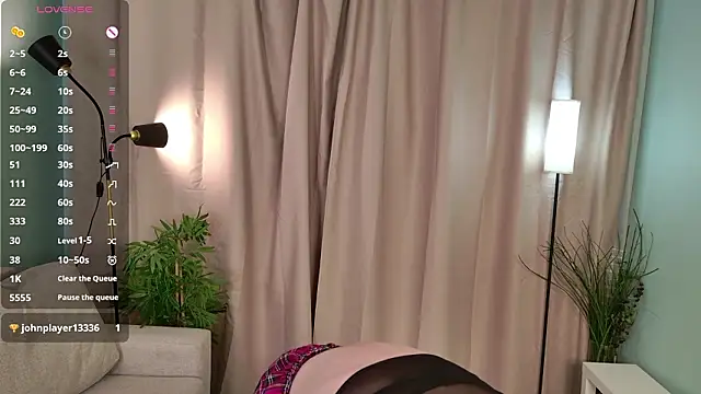 lisabaus online show from February 15, 7:16 am