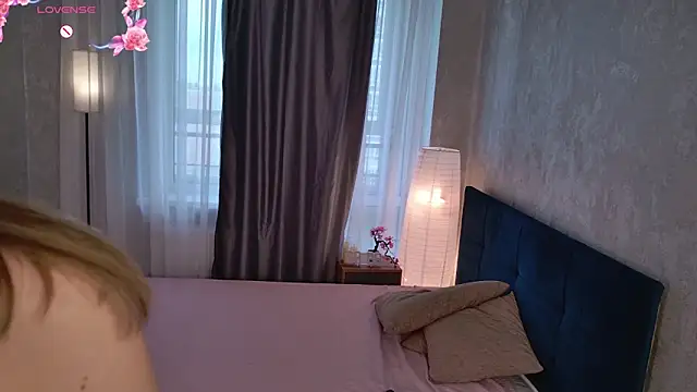 lisabaus online show from March 27, 6:19 am