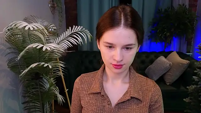 Olivia Farrell online show from November 29, 12:41 pm