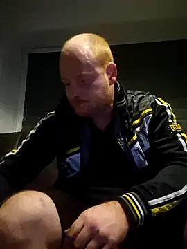 Snapshot of svenni2525 chatting on October 7, 9:34 pm svenni2525 online show from October 7, 9:34 pm