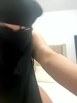 Snapshot of Moroccanbigass chatting on January 11, 10:37 pm Moroccanbigass online show from January 11, 10:37 pm