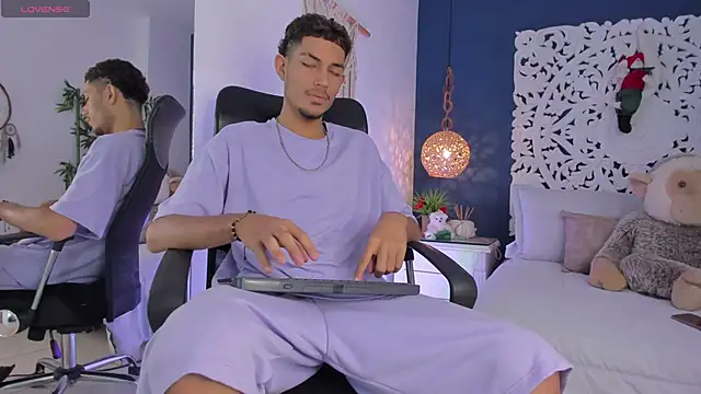 Adonis WB online show from November 24, 10:09 pm