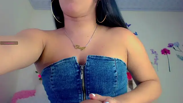 Eemily - online show from October 13, 6:02 am