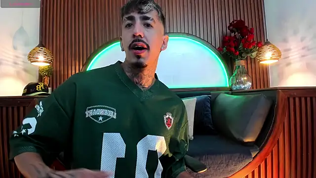 Donovan Desmond online show from February 27, 3:17 am