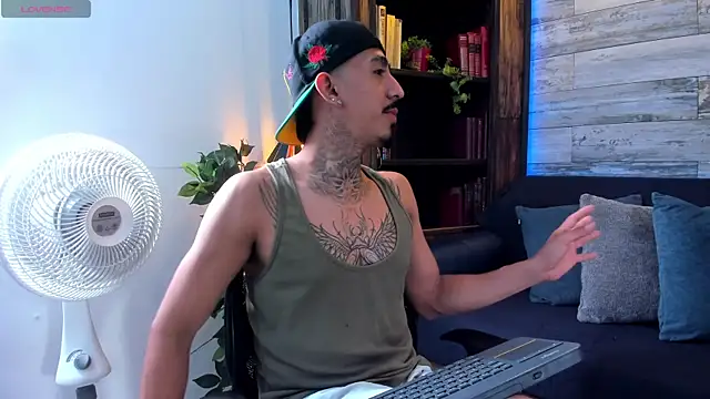 Donovan Desmond online show from April 17, 8:12 pm