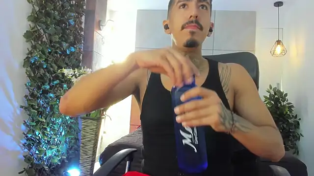 Donovan Desmond online show from April 21, 7:39 pm