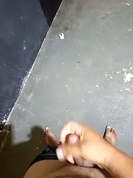 Snapshot of hendy692 chatting on December 18, 4:51 am hendy692 online show from December 18, 4:51 am