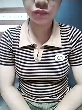 Mie rose online show from October 31, 2:18 pm