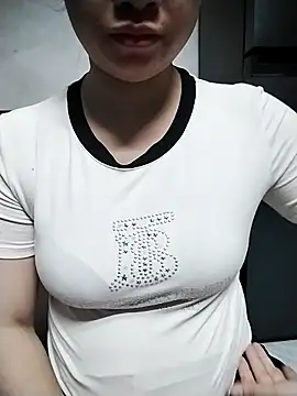 Mie rose online show from April 12, 1:49 pm