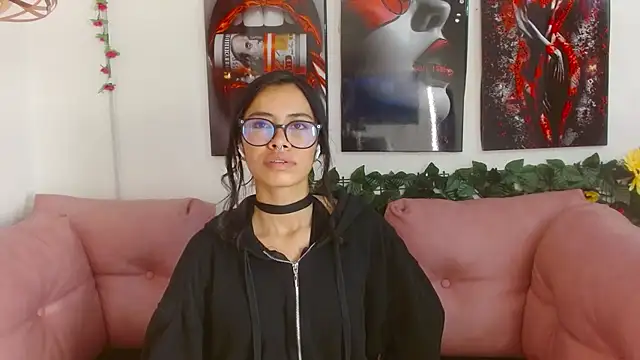 Miahotcs1 online show from March 28, 1:54 pm