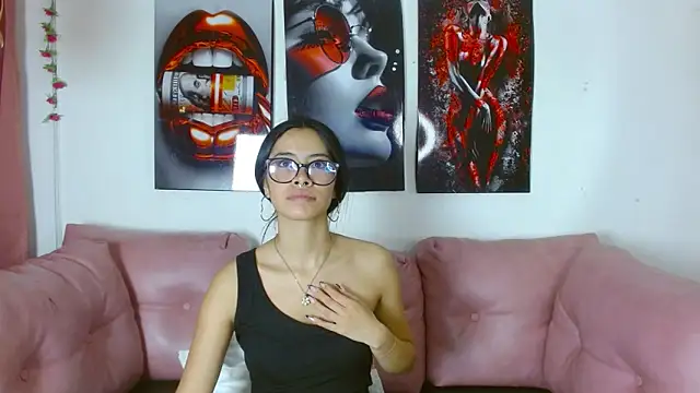 Miahotcs1 online show from April 11, 4:22 pm