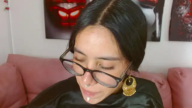 Miahotcs1 online show from April 19, 6:10 pm