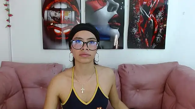 Snapshot of Miahotcs1 chatting on May 1, 4:44 pm Miahotcs1 online show from May 1, 4:44 pm
