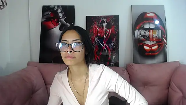 Snapshot of Miahotcs1 chatting on May 26, 1:40 pm Miahotcs1 online show from May 26, 1:40 pm