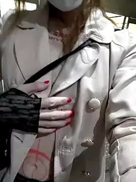 Snapshot of pink-mai chatting on November 11, 10:54 pm pink-mai online show from November 11, 10:54 pm