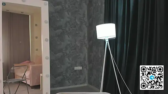 Snapshot of Anellyball chatting on July 20, 10:39 am Anellyball online show from July 20, 10:39 am