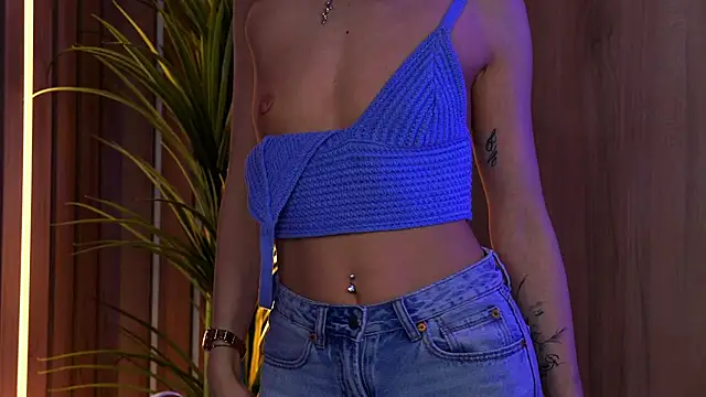 EllyLynn online show from April 21, 2:04 am