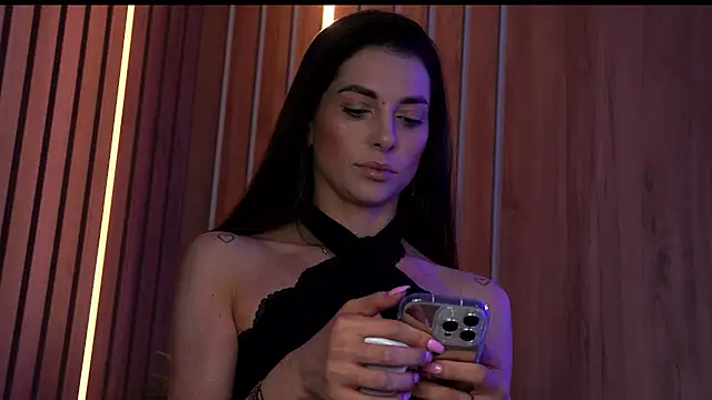 EllyLynn online show from April 22, 6:31 pm