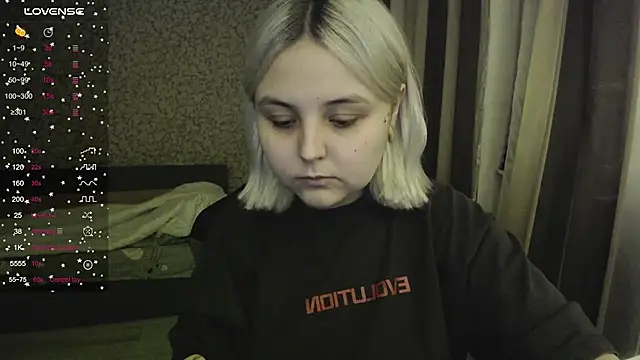 Snapshot of vendymories chatting on October 31, 10:55 pm vendymories online show from October 31, 10:55 pm