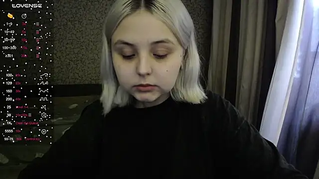 Snapshot of vendymories chatting on November 2, 5:43 am vendymories online show from November 2, 5:43 am