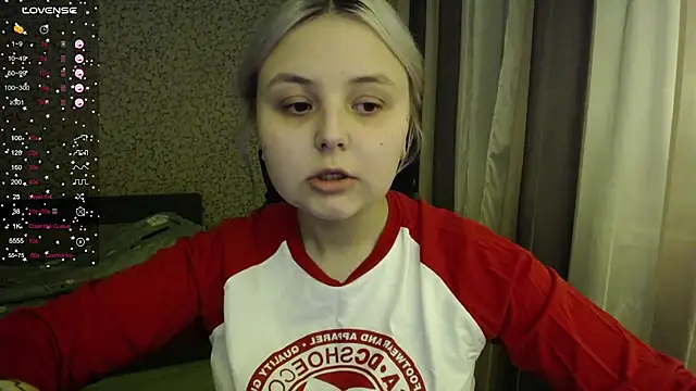 Snapshot of vendymories chatting on November 12, 2:34 am vendymories online show from November 12, 2:34 am