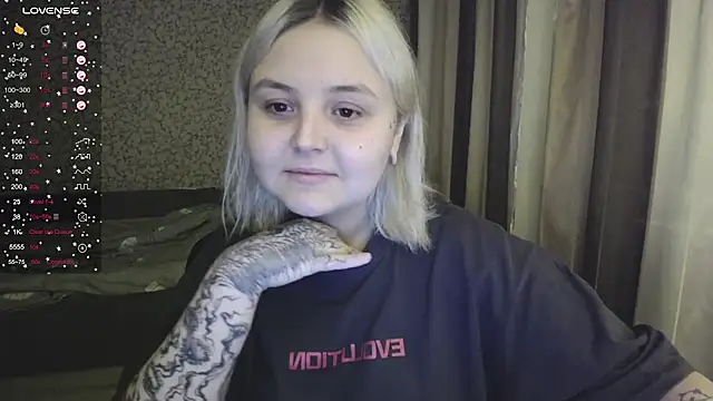 Snapshot of vendymories chatting on November 20, 2:56 am vendymories online show from November 20, 2:56 am