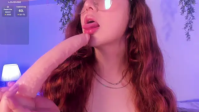 Nicolle Evanss  online show from November 14, 4:44 am