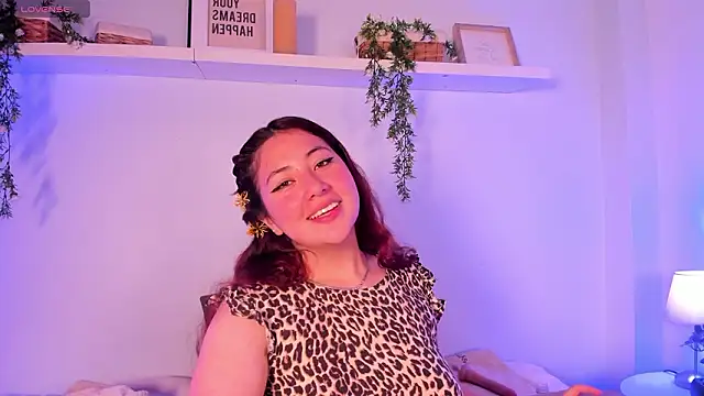 Nicolle Evanss  online show from February 3, 6:22 am