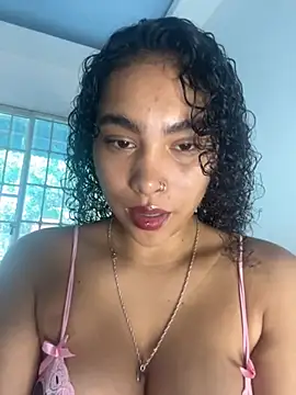 Snapshot of SophieD chatting on April 27, 12:58 pm SophieD online show from April 27, 12:58 pm