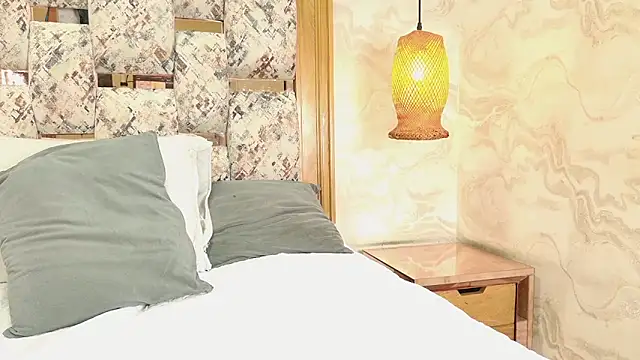 Snapshot of julyana_mendez chatting on October 16, 7:37 pm julyana mendez online show from October 16, 7:37 pm