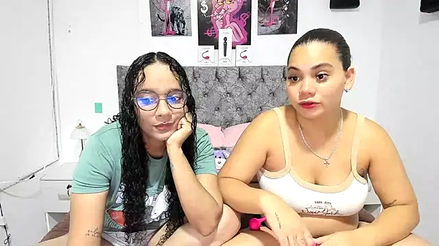 Snapshot of nay_and_aleja1 chatting on June 19, 3:22 am nay and aleja1 online show from June 19, 3:22 am