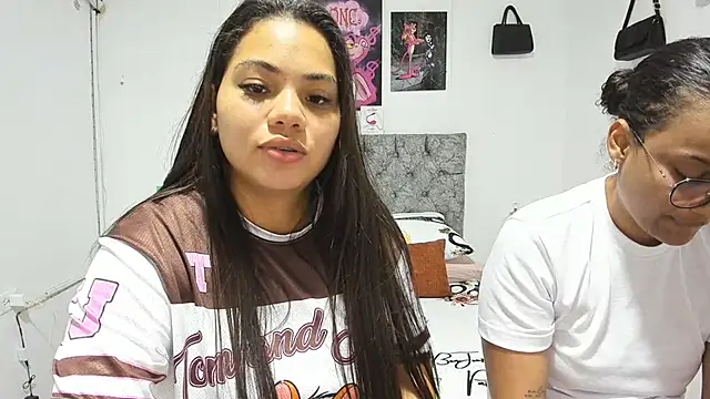 Snapshot of nay_and_aleja1 chatting on June 25, 7:07 pm nay and aleja1 online show from June 25, 7:07 pm
