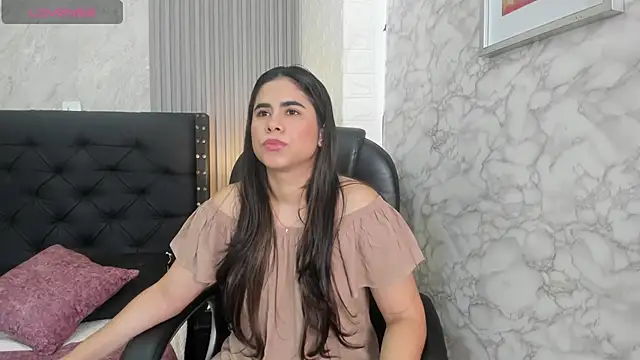 Snapshot of alicy__torres chatting on May 5, 12:13 pm alicy torres online show from May 5, 12:13 pm
