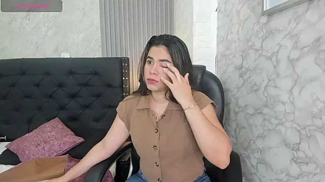 Snapshot of alicy__torres chatting on May 7, 11:04 am alicy torres online show from May 7, 11:04 am