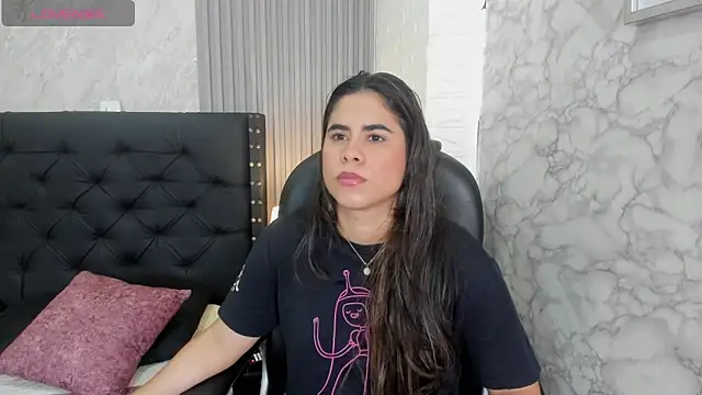 Snapshot of alicy__torres chatting on May 14, 12:12 pm alicy torres online show from May 14, 12:12 pm