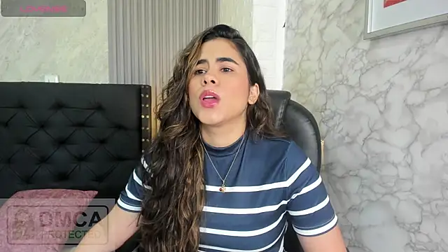 Snapshot of alicy__torres chatting on May 23, 11:14 am alicy torres online show from May 23, 11:14 am