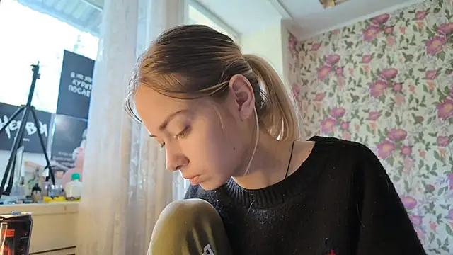 Snapshot of Witching_Moon chatting on September 17, 7:43 am Witching Moon online show from September 17, 7:43 am